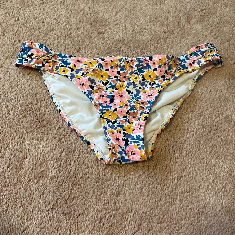 Xhilaration Flower print bikini bottoms